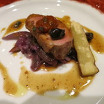 島根県産イノシシのロースト　ドライトマト　ケッパー　オリーブのソース