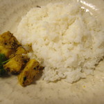 ネパール家庭料理 ホワイトヒマラヤ - ライス（ムラコ・アチャール付き）　￥200