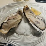 国産キャビア専門 蝶鮫屋 東京店 - 広島県瀬戸内産の生牡蠣◎