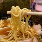 秋刀魚中華そば生粋 - 麵リフト