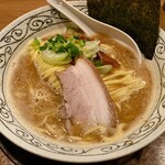 秋刀魚中華そば生粋 - 魚介白湯らぁ麺(900円)