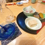 福来寿司 - お通しと日本酒