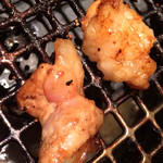 牛門 - 牛ホルモン  ここのモツは油がオイシイ！