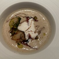 レ セゾン - セープ茸のカプチーノ仕立てイベリコ豚の生ハムをあしらって