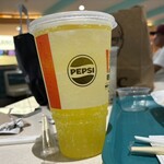 KFC - ◉ マウンテンデュー（Lサイズ）
                    ＄2.95  （463円）