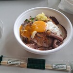 ローストビーフ丼いがらし - ローストビーフ丼880円