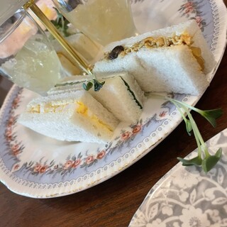 タイニー トリア アフタヌーンティー&カフェ_1