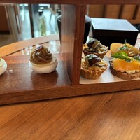 ザ タヴァン グリル＆ラウンジ - 