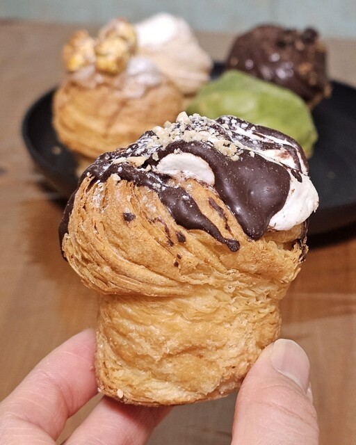 100 Nichi Dake no Hokkaido Croughffin Hakko Milk Butter Honpo by TonyBake Nagoya Osu Ten