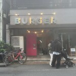 BURGER&MILKSHAKE CRANE - 外観