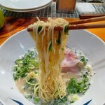 青波 - 長浜ラーメン風ライト豚骨ラーメン