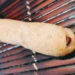 充麦 - あずき入りのピタパンロール的なもの。甘味とても控えめでリーンなあんぱん。こういうのならおやつにいいかも。