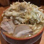 らーめん バリ男 - 料理写真:大らーめん。麺400g豚3枚。