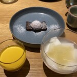 Chinese restaurant KUE - 