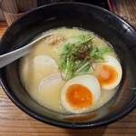 鶏そば みた葉 - 濃厚鶏白湯そば 味玉入り