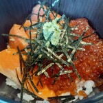 函館湯の川温泉 海と灯 - 親子丼