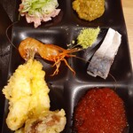 函館湯の川温泉 海と灯 - 夕飯にボタン海老