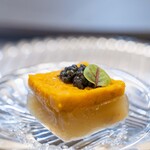 館山美食倶楽部 - 2025.11 蟹のゼリー寄せ（蟹の脚と甲羅出汁の煮凝り、蟹味噌と南瓜のペースト、キャヴィア）