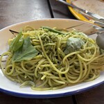 ソロ ノイ スルヌジェ - しらすのパスタ　ジェノベーゼソース