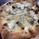 ソロ ノイ スルヌジェ - ファルマッジ　BIOのハチミツ付き