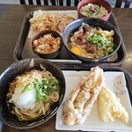 実演自家製麺 甚八 井田川店 - 