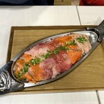 海鮮丼 とと丸 - 料理写真: