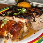 Jamaican Grill - 量が多いと聞いたので、2人でシェア
            　　ドカ〜ンと大きいのがきました！