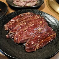 ホルモン焼肉 富や 栄店 - 