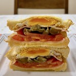 ブランジェ 浅野屋 - 料理写真:ホワイトブレッドでサンドイッチ♪
