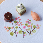 ミクニ伊豆高原 - 料理写真:静岡産和梨とチョコレートのムース/伊豆産春菊とピスタチオのババロワ/伊豆産みかんとビーツのソルベ