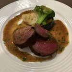 ビストロらあく - ラム肉のロースト　ミントのソース