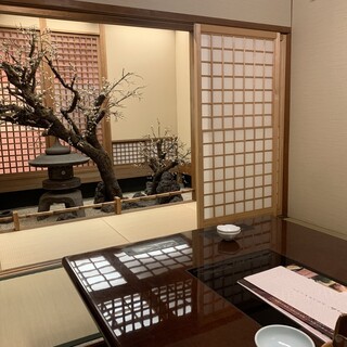 【個室完備】純和風の落ち着いた店内で寛ぎのひとときを