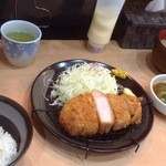 ロマンシング とんかつキッチン たぐ - 厚切りロースカツ定食1100円+おろしポン酢100円