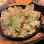 餃子 もつ鍋 鉄板焼肉 うどん 博多どんたく - 鉄板ホルモン焼き