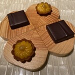 ベージュ アラン・デュカス 東京 - 