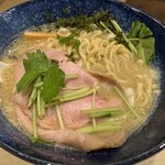 中華そば よしかわ - 濃厚牡蠣そば 拡大