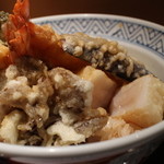 Tempura Yama No Ue - 半生の帆立、舞茸、南瓜