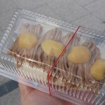 焼きたてコッペ製パン - 渋皮栗のモンブラン