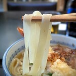 川むら - 美しいきしめんは意外な程コシが有り、念願達成で大満足の昼下がりになりました。（そして量が多い（汗）だいぶ残してしまって本当にゴメンナサイ）