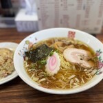 ひふみ亭 - 料理写真:半チャンらーめん