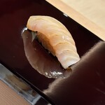 鮨けんすけ - 白身の昆布締め炙り