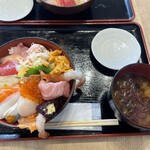 お魚いちば おかせい - 特選女川丼