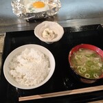 鉄板・お好み焼き 五十家 - 料理写真:和牛ハンバーグ定食。味噌汁残したけどリアクションは何も無し