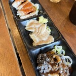 ホルモンの四文屋 - 料理写真: