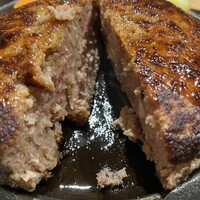 北新地はらみ別邸 - ぎーっしり肉が詰まってるハンバーグ