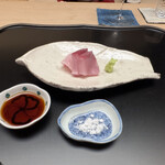 徳ㇵ本也 - ◆向付❷
      先程水揚げされたばかりの鰤神経〆して
      持ってきてもらった「さっき獲れの鰤」