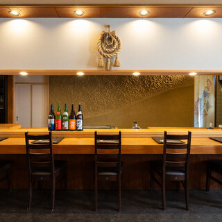 「肉割烹」を楽しむカウンター6席は完全予約制・1日1組限定