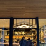 GINGER GRASS modern thai vietnamese - まるでリゾートホテルのようなエントランス