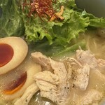 鶏白湯麺 蔭山 - 味玉鶏白湯そばアップ