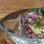 日本料理FUJI - 焼津小川港定置泳がせ神経〆鯵、モロヘイヤお浸し黄身酢菜の花発酵パウダー